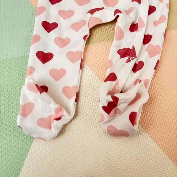 NWT Nordstrom Hearts Onesie Footie Button Up 6 months - Picture 4 of 10